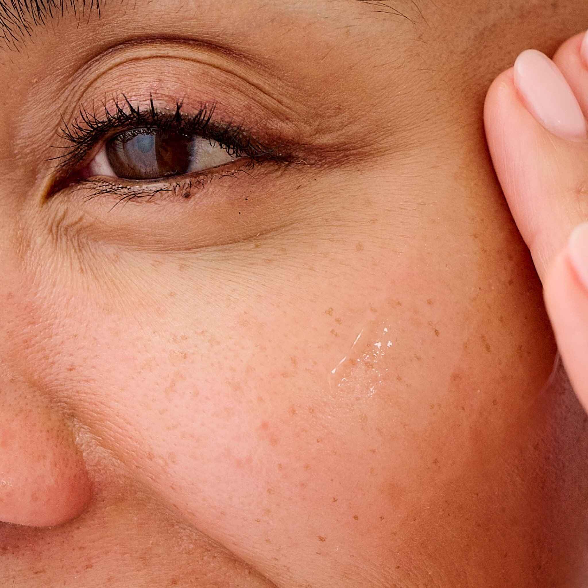 Disappearing Act Niacinamide Pore-Minimizing Serum - Image 5